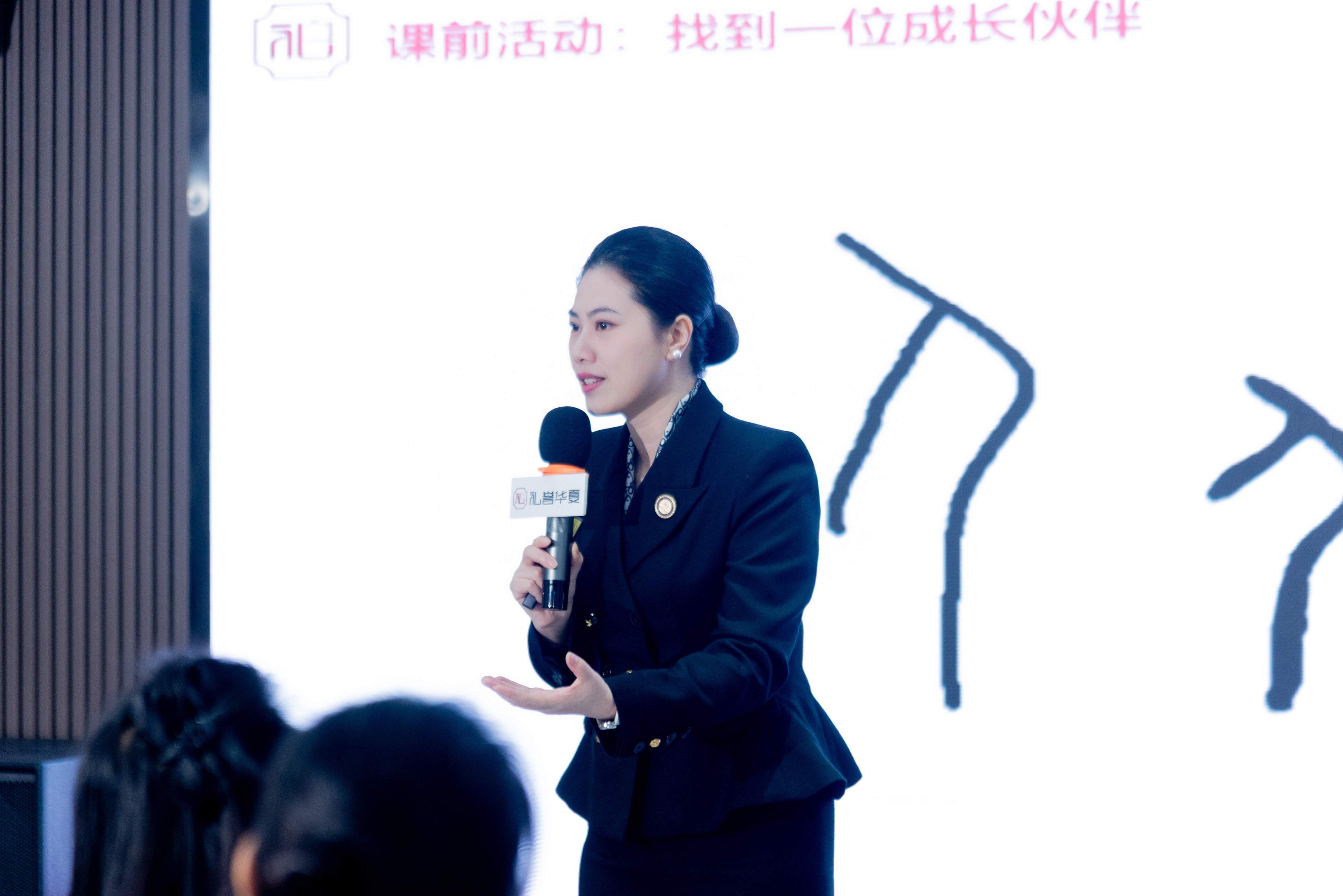 商务礼仪培训老师推荐:靠谱机构服务商汇总 商务礼仪培训老师推荐:靠谱机构服务商汇总