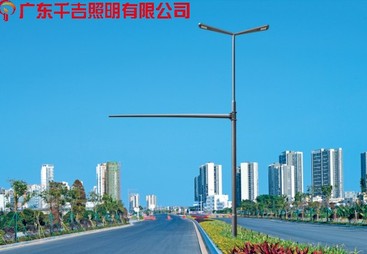 江西找交通综合杆厂家，千吉照明接外贸小批量订单