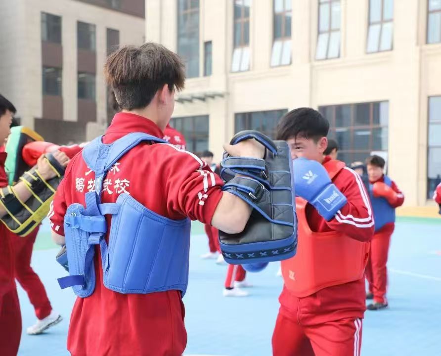 如何选择靠谱的武术学校？少林鹅坡武校学费解析