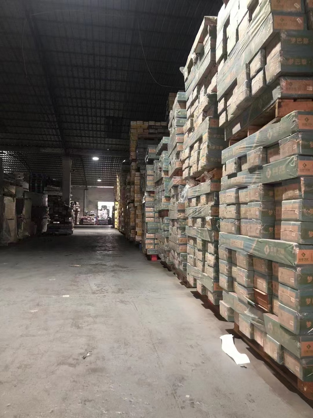 2026年靠谱的写字楼专用地板/酒店专用地板仓库中心厂家实力参考