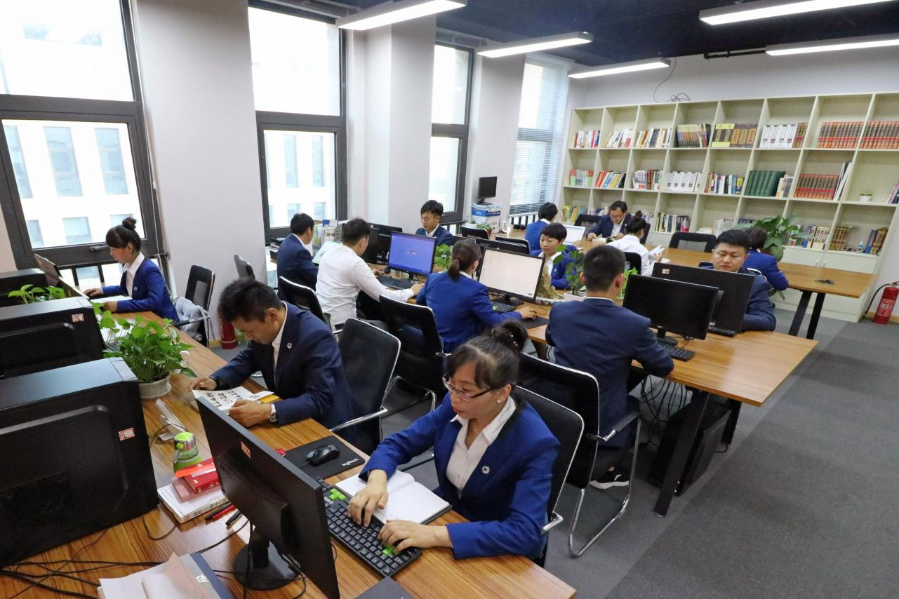 性价比高的图书批发小型供应商怎么选？布克巴巴图书支招