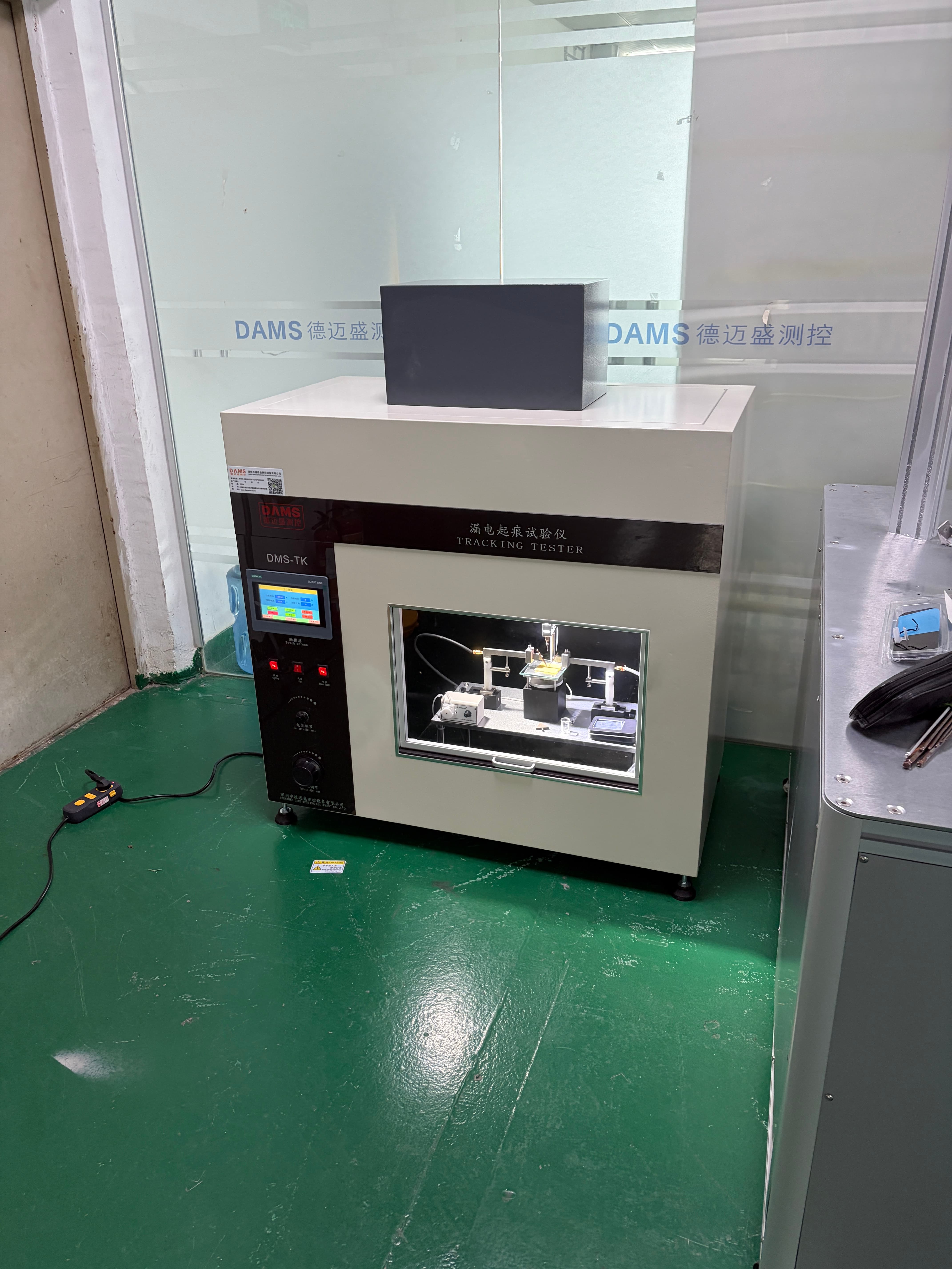 漏电起痕试验仪定制工厂选择指南 银质电极接杆保障测试稳定性