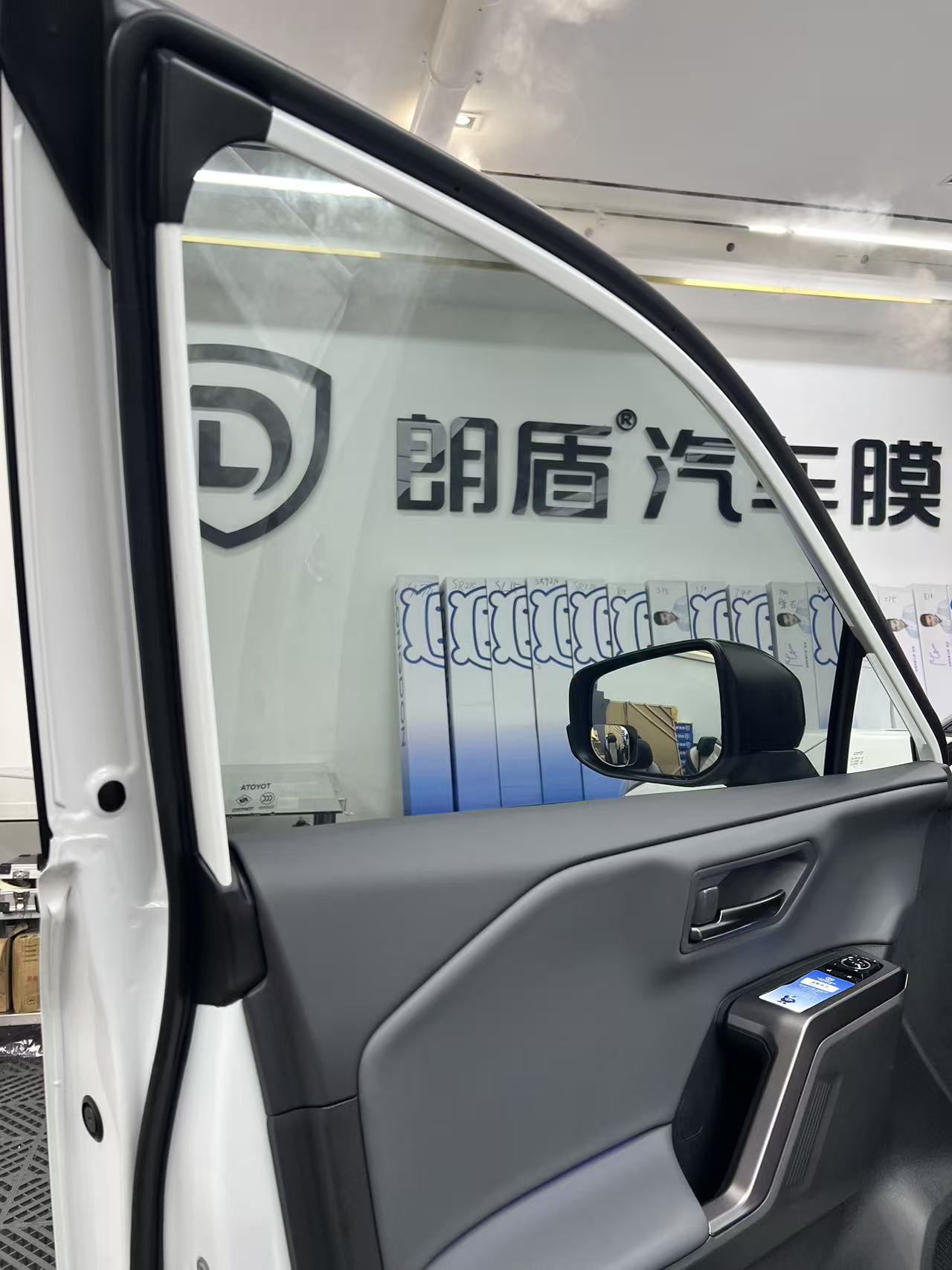 2026珠海正规的新能源商务车无轨地板升级生产厂家推荐 2026珠海正规的新能源商务车无轨地板升级生产厂家推荐
