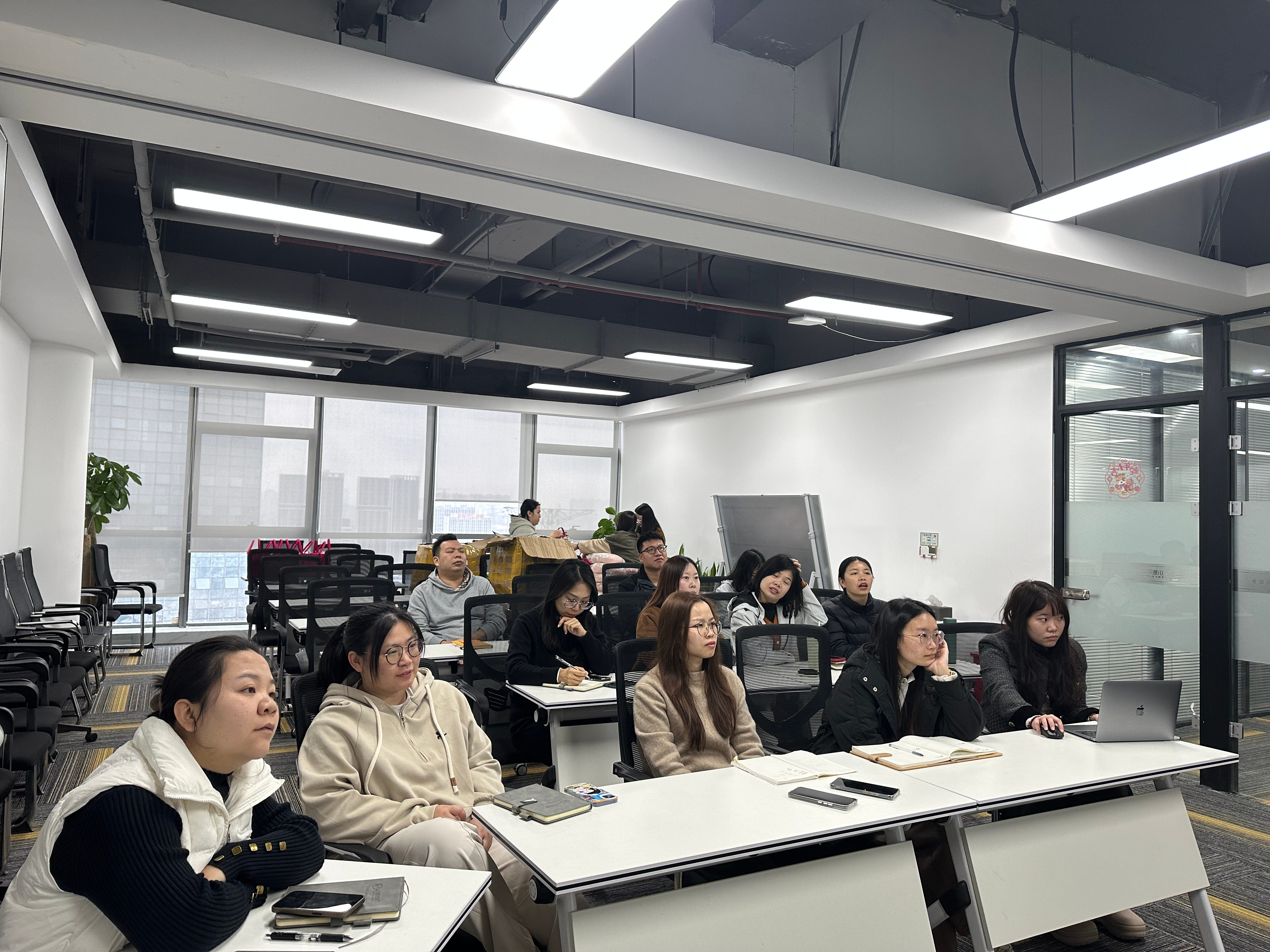 两轮充电桩源头直供品牌挑选全攻略:防水、维修、响应不踩坑 两轮充电桩源头直供品牌挑选全攻略:防水、维修、响应不踩坑