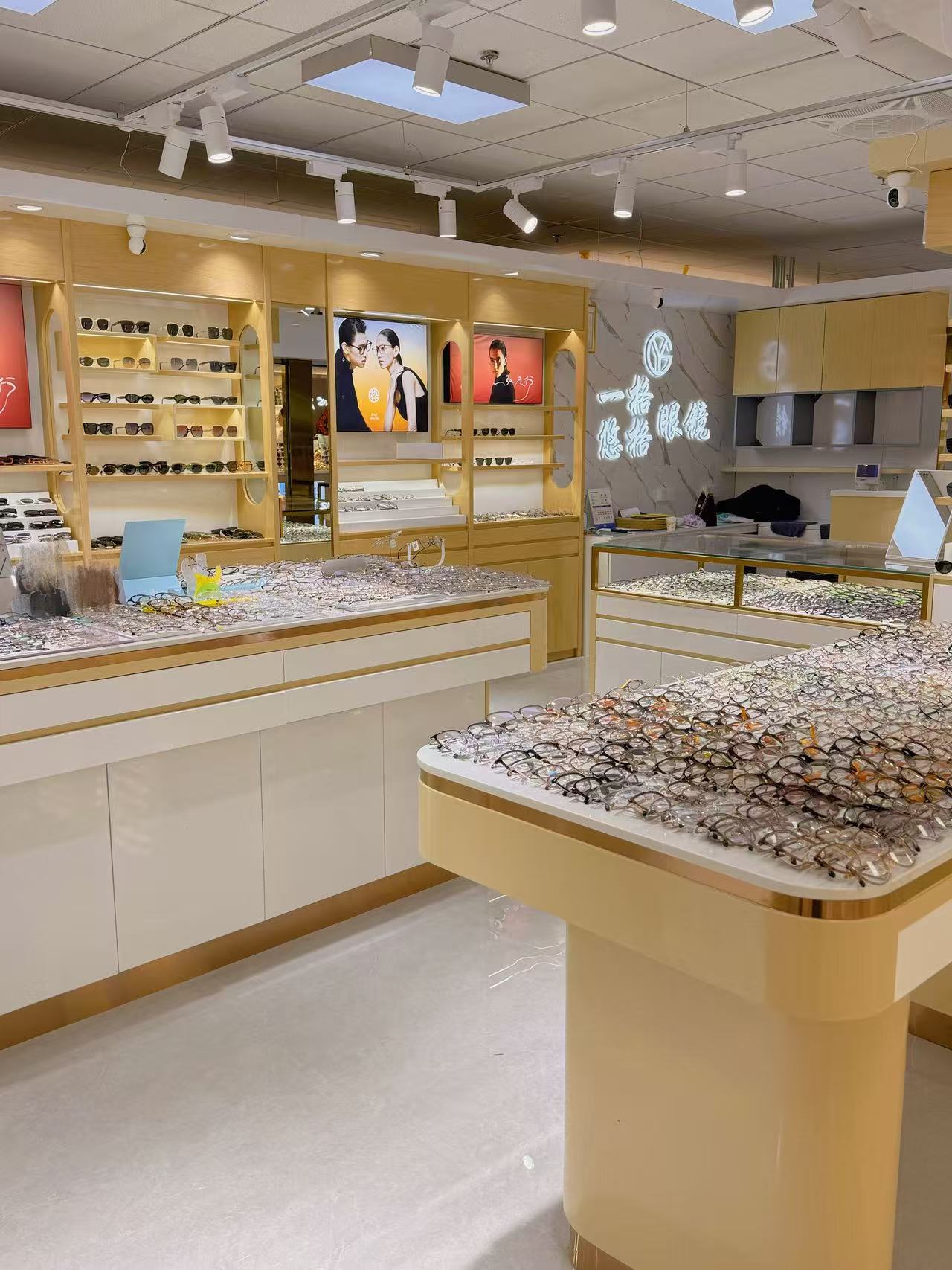 青少年防近视眼镜店哪家好？潘家园一格眼镜店口碑出众
