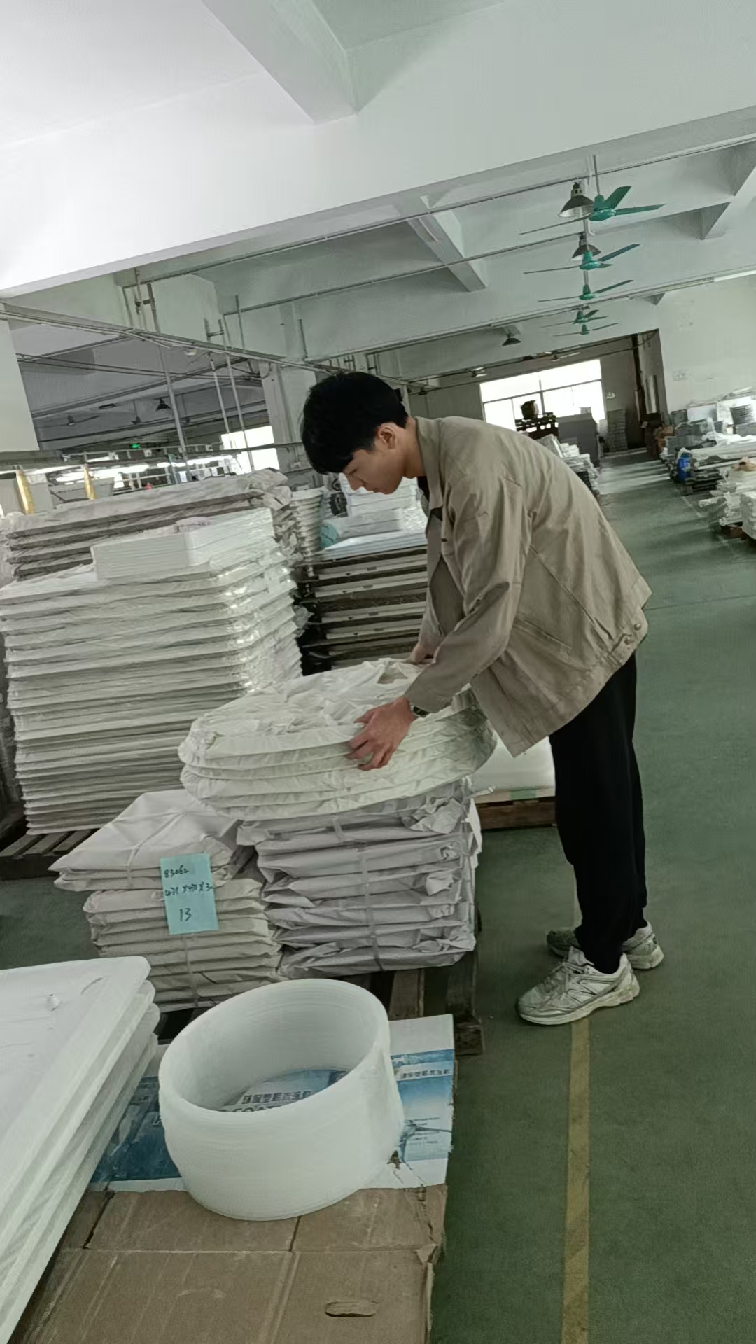 中山冠华照明智能商业照明龙头厂家靠谱商家测评排名