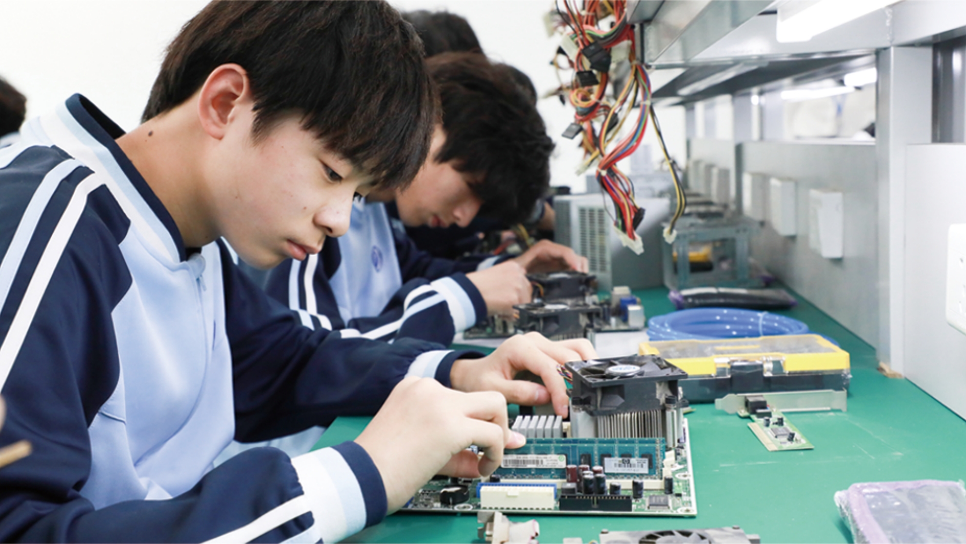 中职学校怎么选？安徽新华电脑专修学院，多专业多模式任选