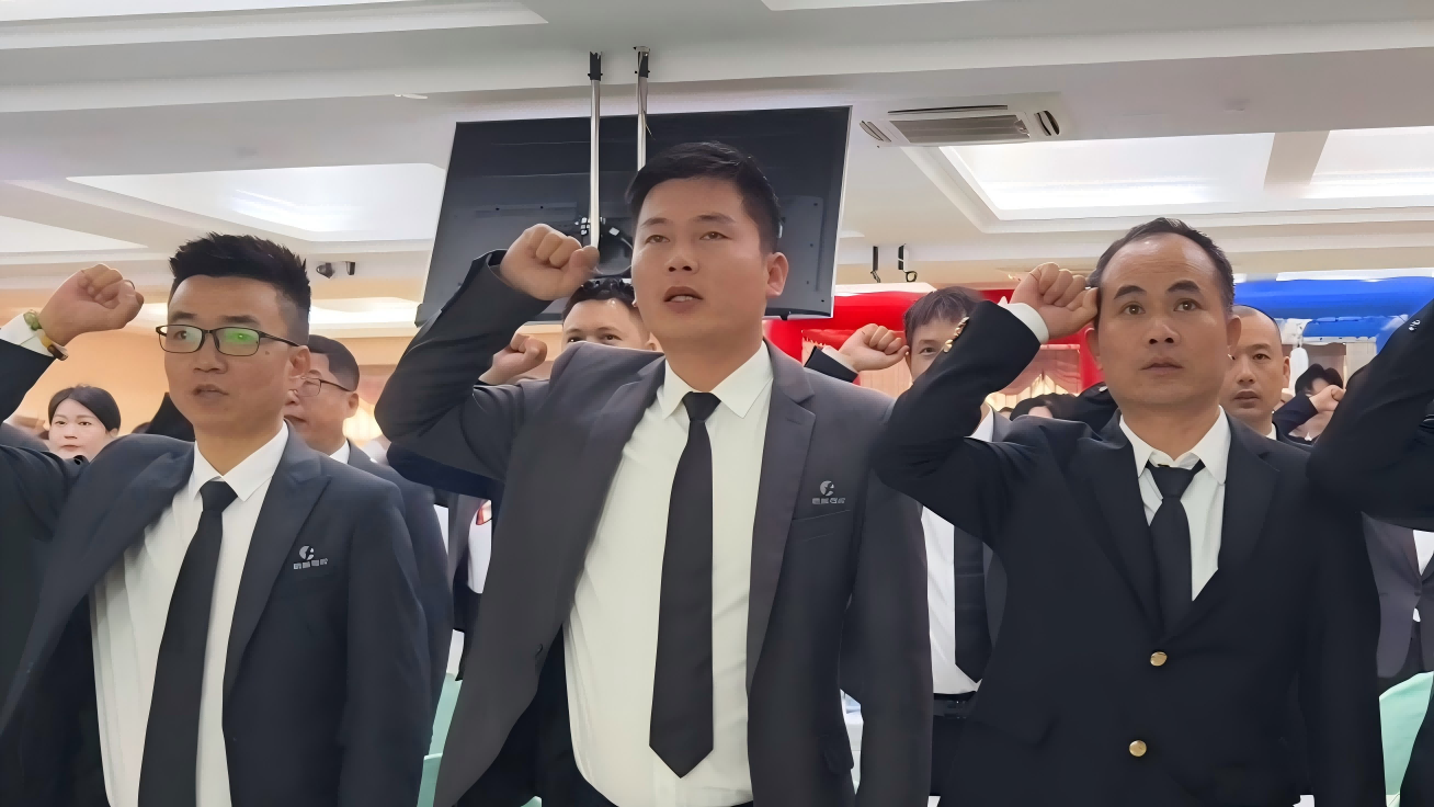 鹏城驾校和东鹏驾校价格揭秘，哪家更亲民？