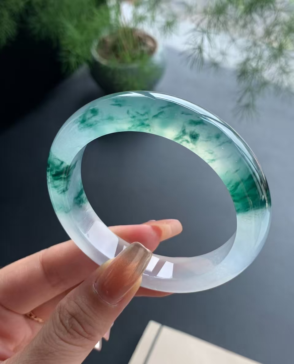 叶子珠宝天然翡翠定制推荐专业吗