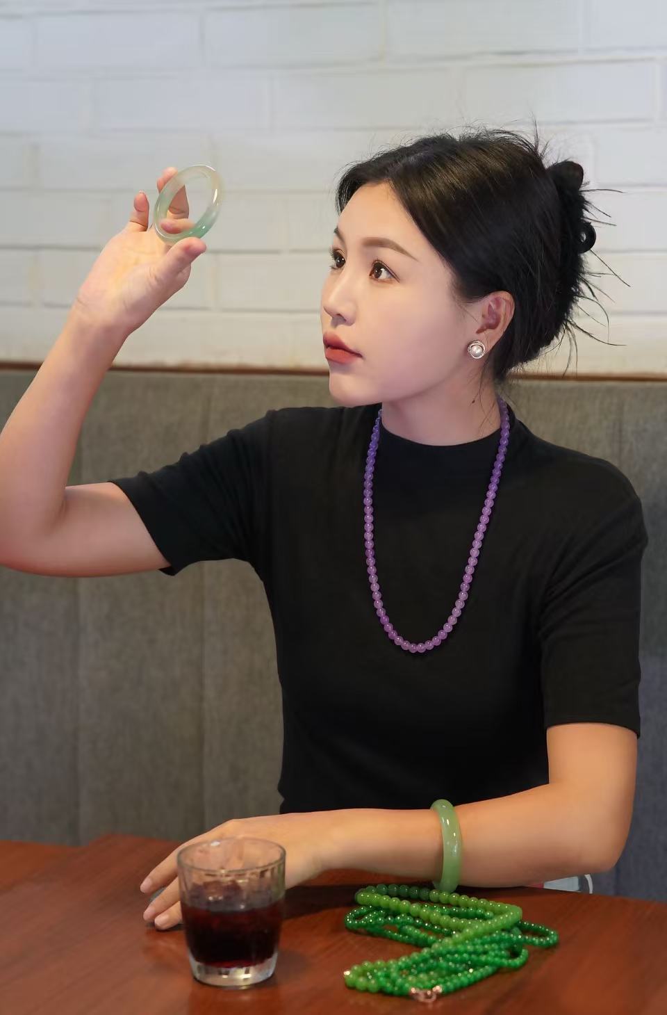 2026年靠谱的天然翡翠手镯定制公司推荐,广受信赖的优质服务商 2026年靠谱的天然翡翠手镯定制公司推荐,广受信赖的优质服务商