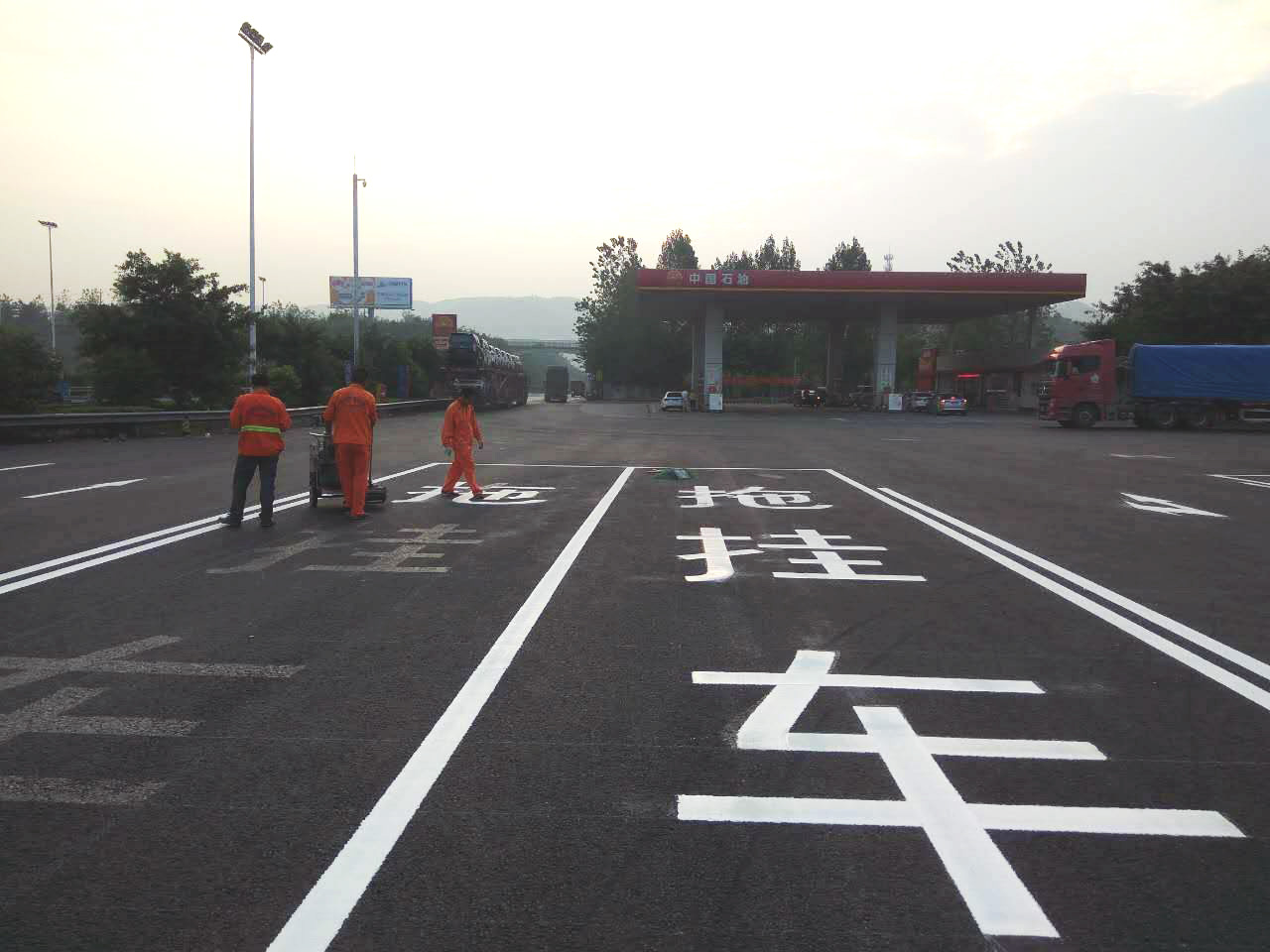 2026年热熔划线施工服务哪家强?专业服务商挑选全攻略 2026年热熔划线施工服务哪家强?专业服务商挑选全攻略