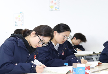2026郑州师资强的民办高中学校哪家靠谱，本地机构实力参考