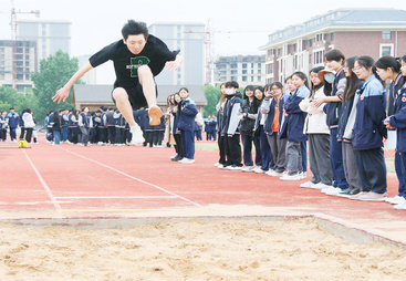 知资强的高考复读学校，郑州英迪高中小班教学靠谱吗