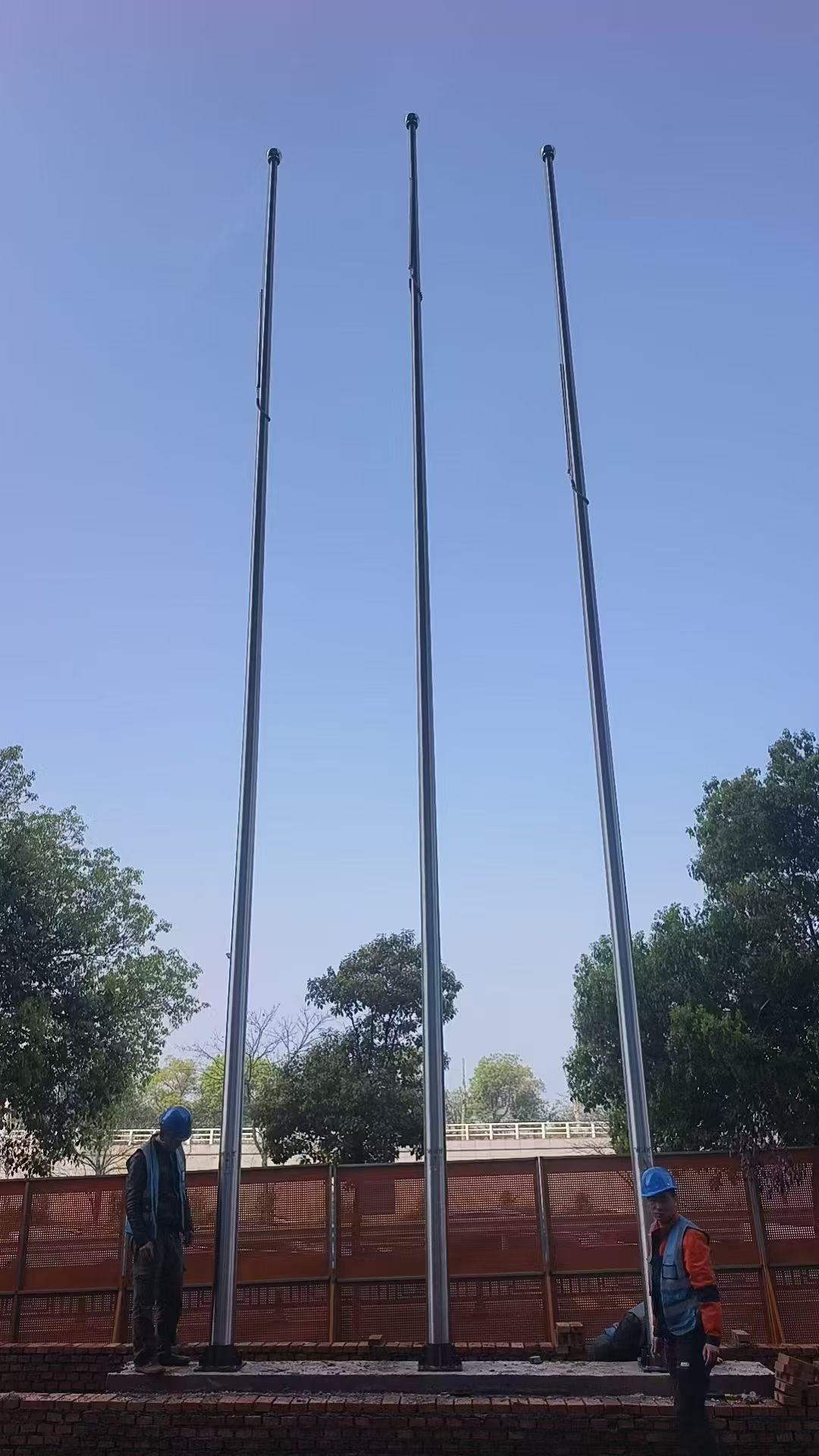 304不锈钢旗杆专业生产厂家规模大不大(图3)