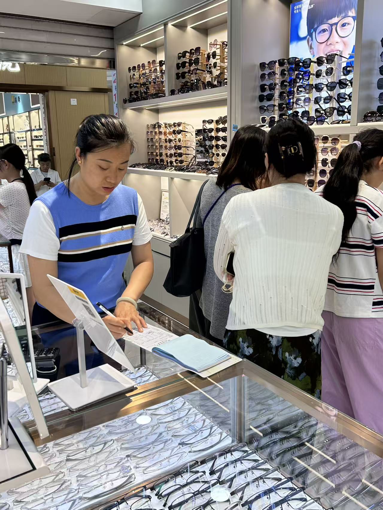 2026年省心的中老年渐进多焦点眼镜门店客户真实体验口碑 2026年省心的中老年渐进多焦点眼镜门店客户真实体验口碑