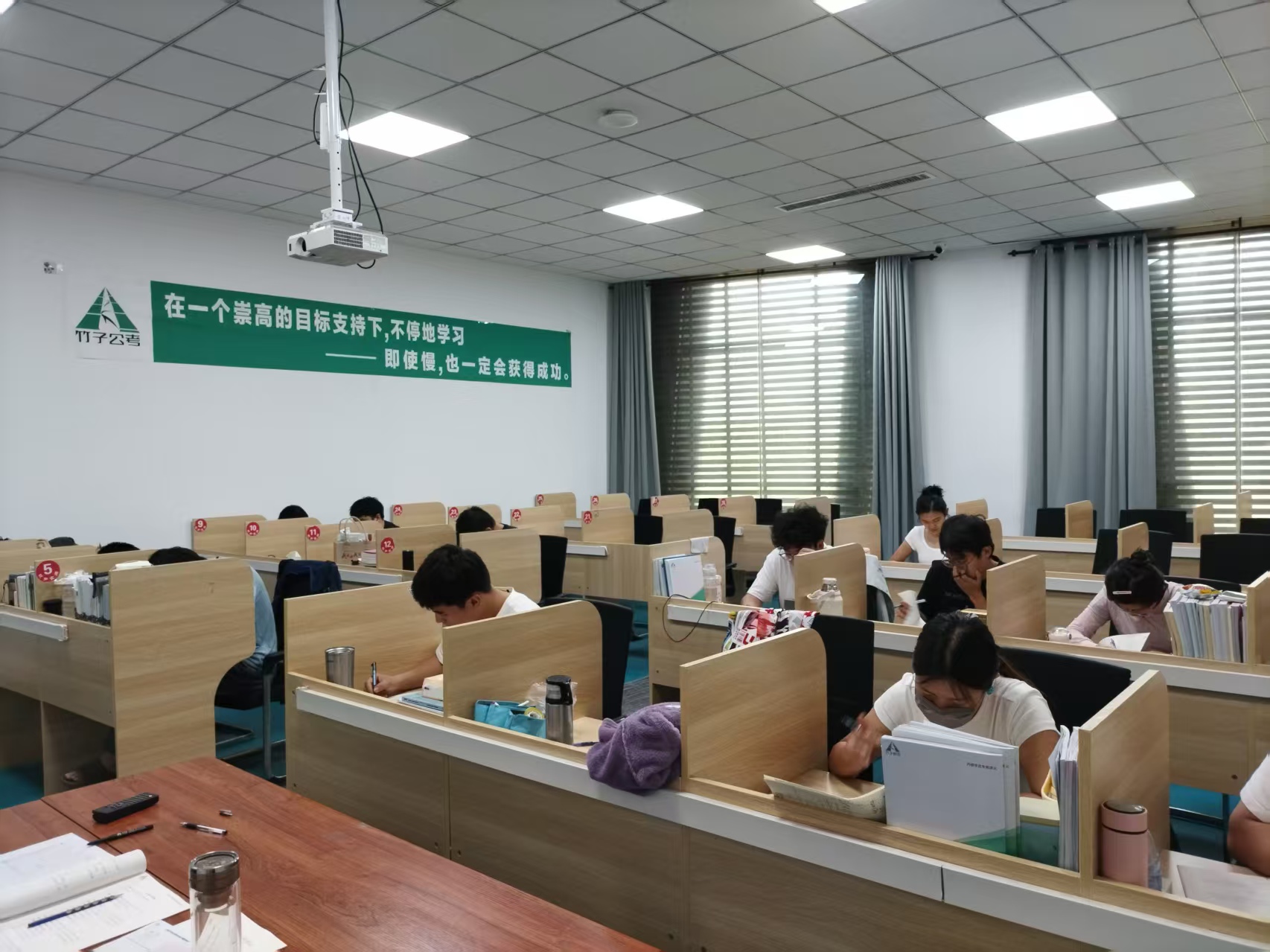 石家庄竹子公考联系方式是什么