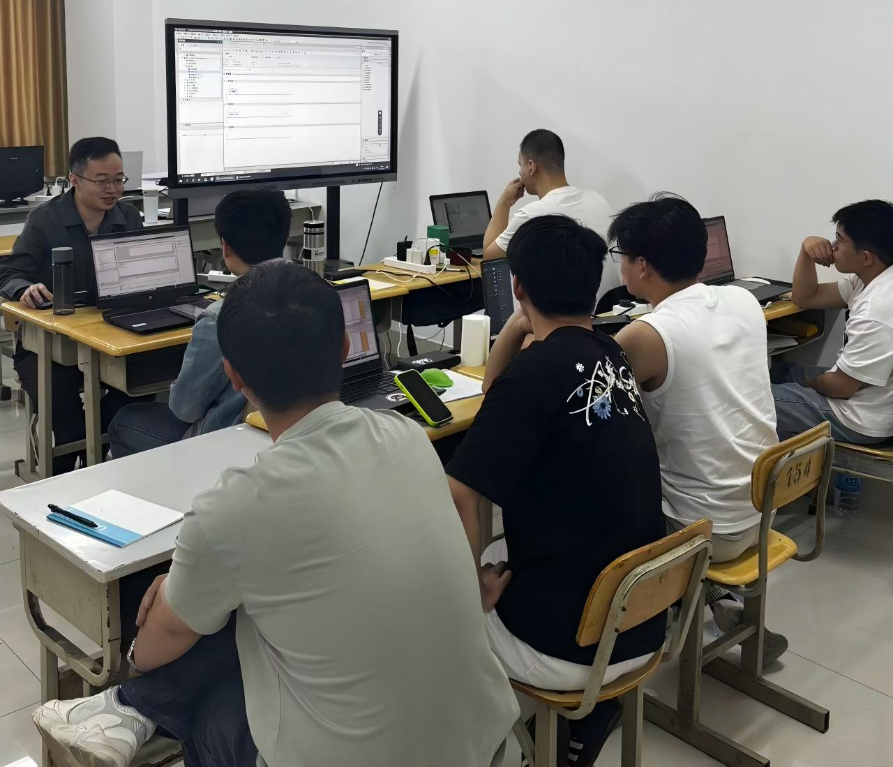 工业机器人培训中心哪家权威 工业机器人培训中心哪家权威