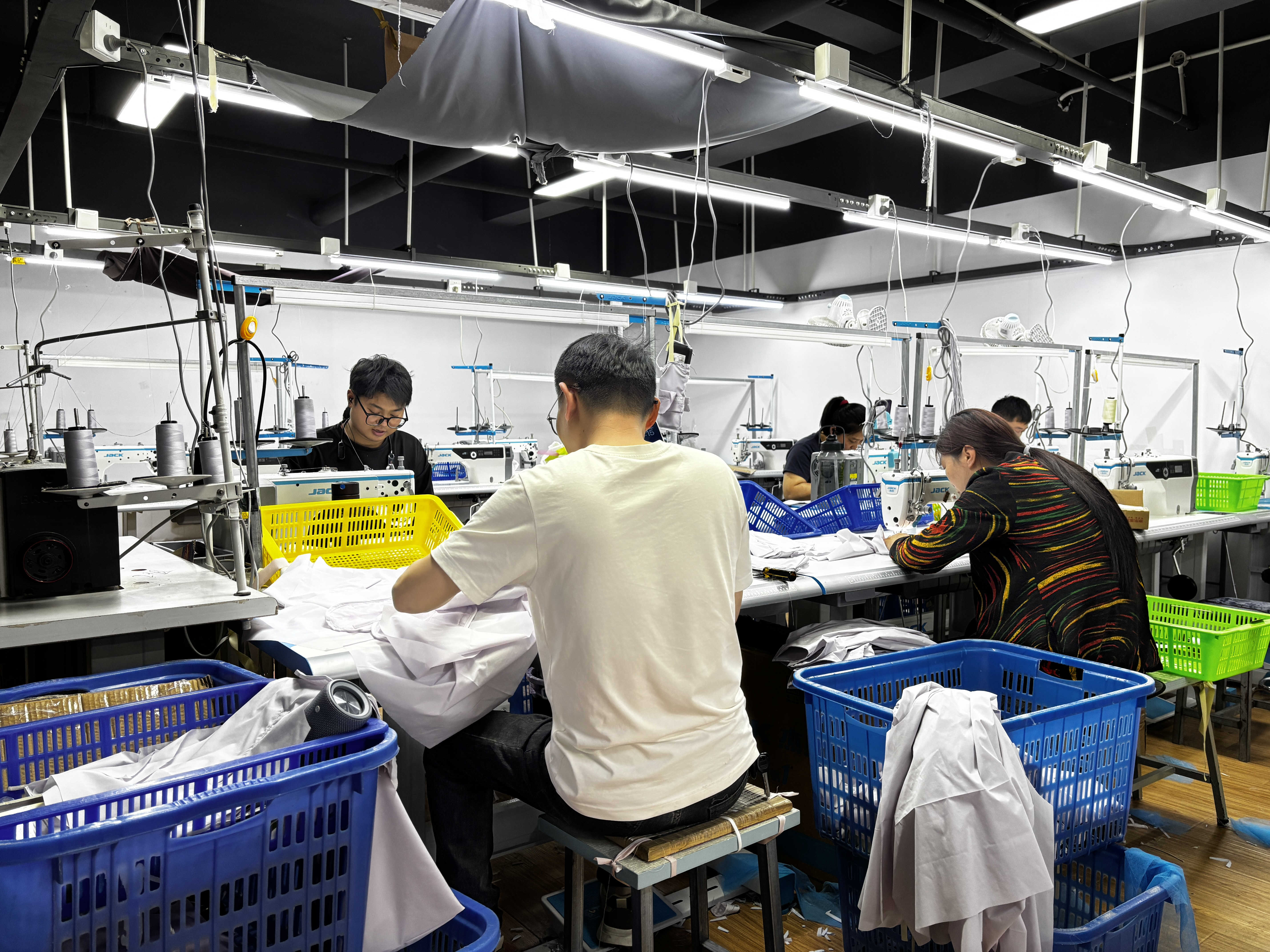 2026年值得信赖的秋冬新款拿货供应商:支持混批小批量,源头工厂直供 2026年值得信赖的秋冬新款拿货供应商:支持混批小批量,源头工厂直供