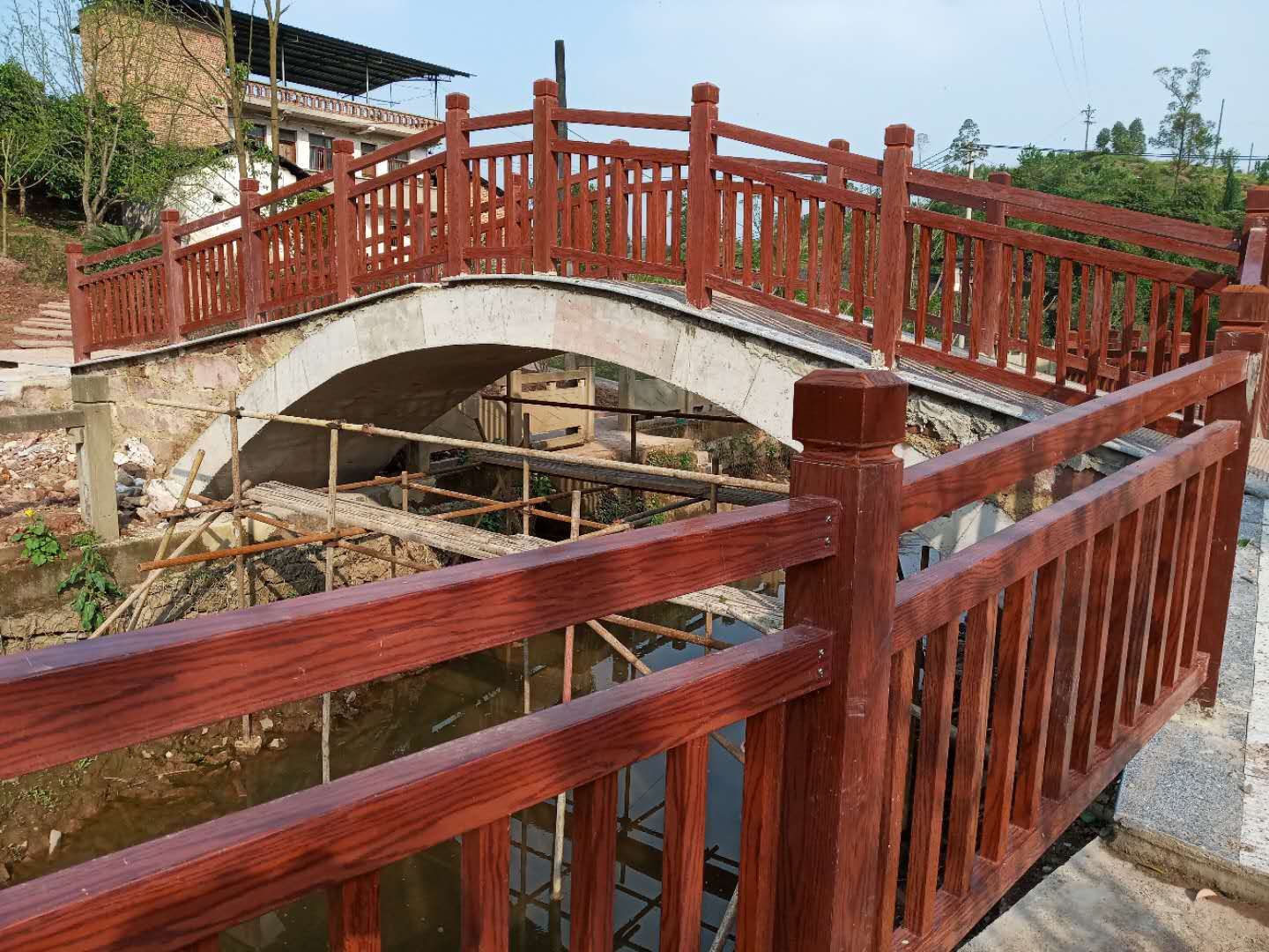 2026年正规的玻璃钢仿木护栏厂家用户力荐 2026年正规的玻璃钢仿木护栏厂家用户力荐