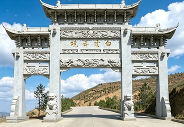 福建五门石雕牌坊哪家厂家靠谱，花岗岩与青石选哪种更耐用