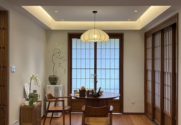 衣帽间实木定制，上海公司注重环保材质