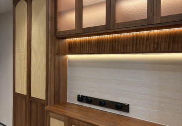 上海衣帽间实木定制厂家选哪家，艺藤木作专注实木