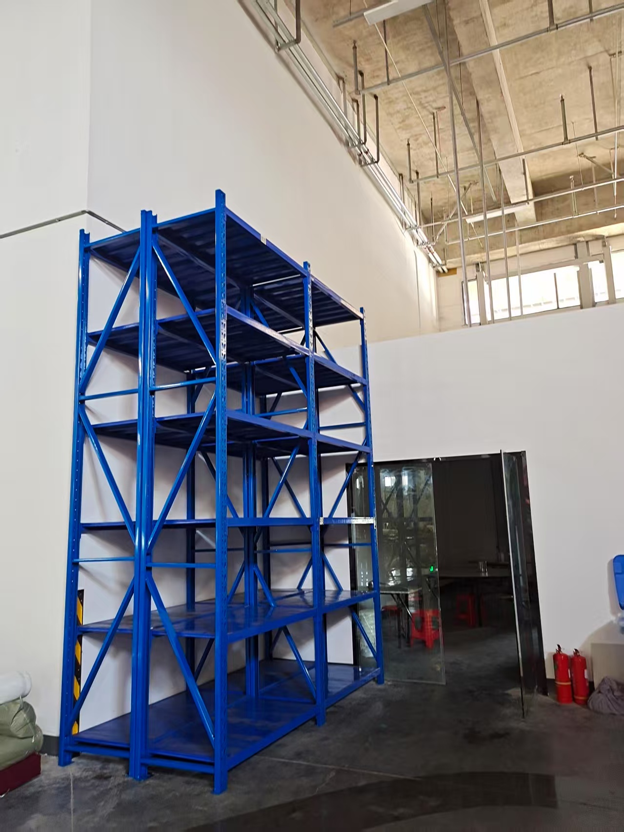 轻型货架厂家实力参考:自动化产线与品控流程深度解读(图2)