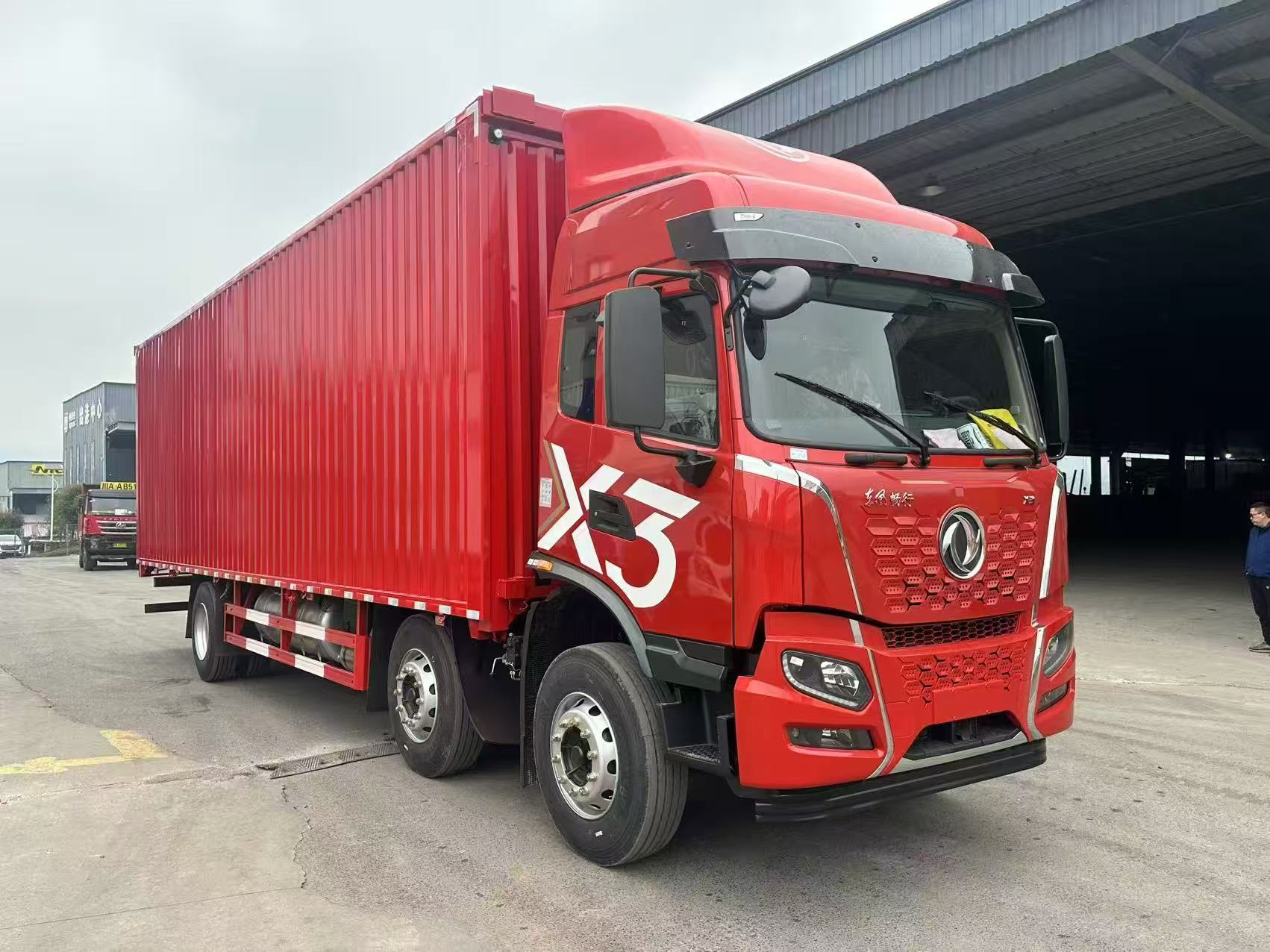 荆州市物流货车预约看车:东风畅行X7前四后八480马力实力测评(图1)