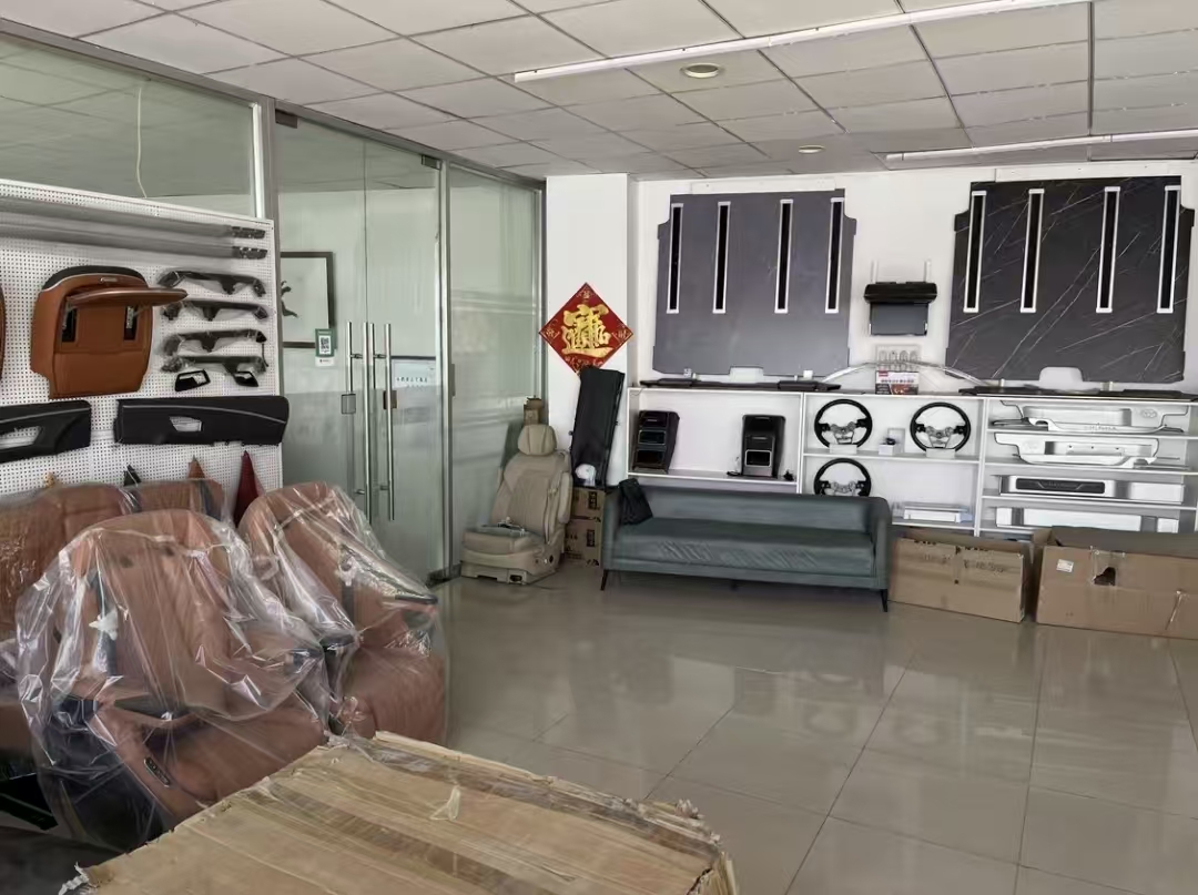 整车定制出售的商务车如何评估品质,内饰升级与实用性平衡攻略(图1)