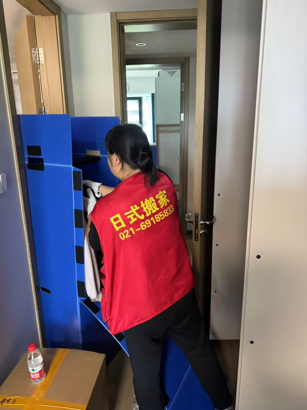 闵行区大平层搬家公司 金虎日式搬家 提供纸箱打包与床垫防护套