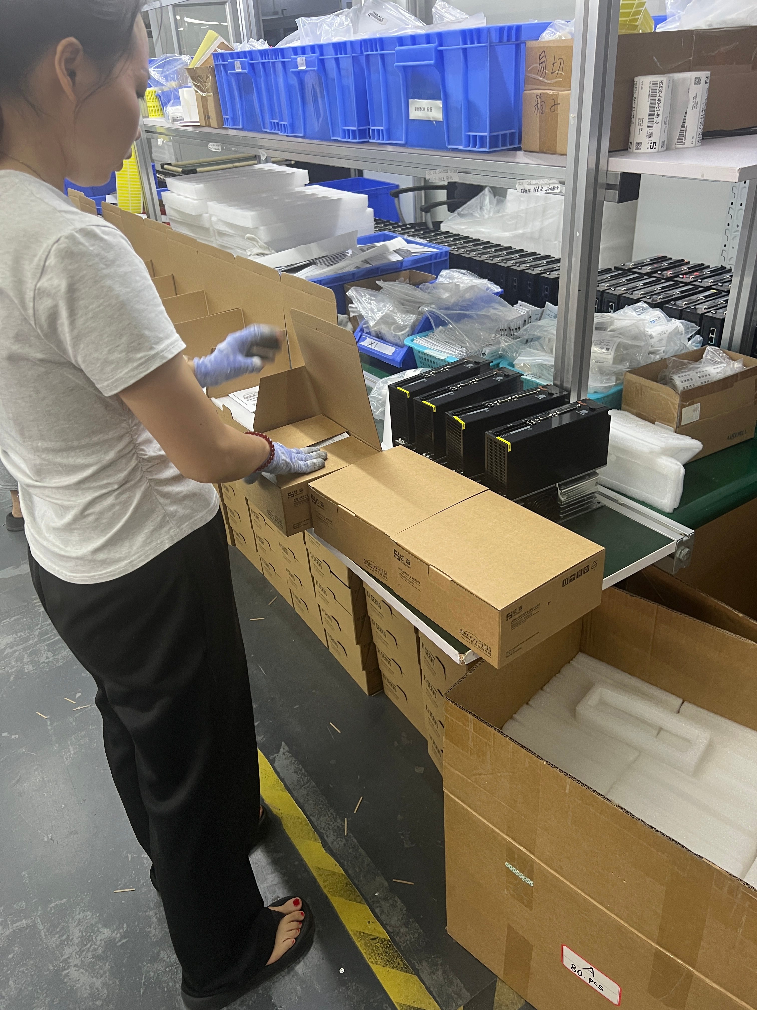 红森伺服电机180系列5.5kW高功率版本,带自冷却风扇,支持Modbus RTU协议,应用于金属切削机床与木工雕刻机,厂家质保两年(图3)