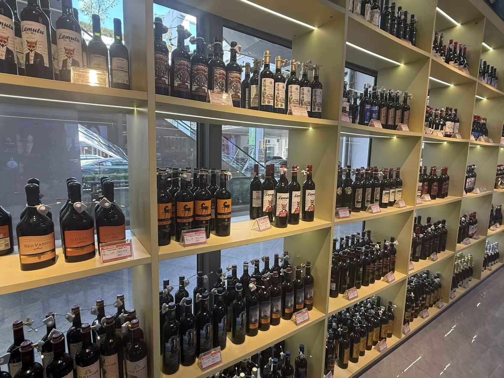中国名折扣店云南总部运营中心名可以信任吗，价格透明零套路避坑指南(图2)